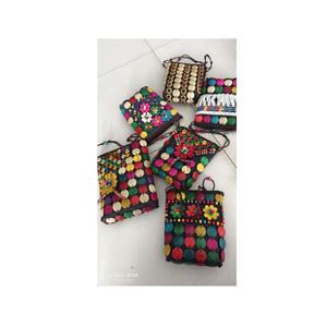 งานฝีมือไม้มะพร้าวจากโรงงานเวียดนาม ตัดเป็นชิ้น / กระเป๋าถือมะพร้าวพร้อมหูหิ้ว สำหรับทำของตกแต่ง กระเป๋าถือ งานประดิษฐ์เครื่องประดับ ของขวัญ - Product Image 3