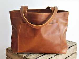 กระเป๋าถือหนังวัวแท้สีพื้นแบบซิป รุ่นปี 2025 แฟชั่นผู้หญิง ทำมือ จุของได้เยอะ ใช้ได้หลากหลาย สะพายไหล่ได้ - Product Image 3