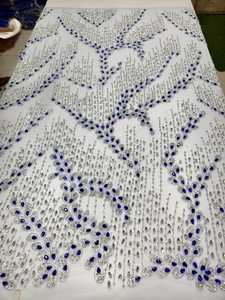 Tissu en dentelle de tulle brodé de strass et de perles lourdes, motif floral, élégant et luxueux, écologique, traditionnel, 5 yards - Product Image 4