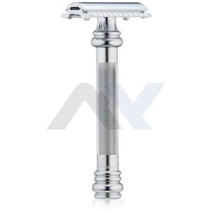 Rasoir de sécurité à double tranchant à long manche pour hommes, finition chromée premium, rasoir traditionnel pour rasage humide, poignée texturée, rasage lisse et précis - Product Image 1