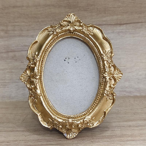 Marco de Fotos Pequeño de Resina con Relieve de Estilo Europeo Dorado, Hecho en China, Decoración Tallada a Mano Estilo Ins - Product Image 4