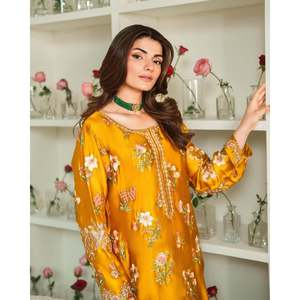 Ensemble haut-bas et dupatta jaunes pour femme NSR Designer avec broderie et travail de sequins, taille L - Product Image 6