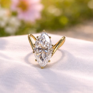 แหวนเพชรทรงมาร์คีส์ 3 กะรัต ผลิตในห้องปฏิบัติการ ยี่ห้อ Lurba Jewels สำหรับผู้หญิง ทองคำขาว 14K ได้รับการรับรองจาก IGI สีแฟนซีไลท์ - Product Image 1