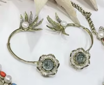 Elegante Juego de Collar y Aretes de Diseño Chapado en Oro de la Mejor Calidad para Compromiso y Boda para Mujer - Product Image 2