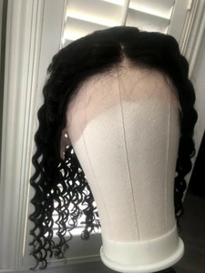 Cabello Natural Negro Rizado con Frente de Encaje y Nudos Decolorados de Calidad de Exportación para Pelucas y Extensiones Disponible para la Venta - Product Image 3