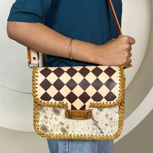 Sac bandoulière en cuir de vachette OEM & ODM 2026 pour femme, sac à main à carreaux fait main en cuir de cheval avec boucle mors de cheval - Product Image 6