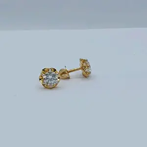 Elegantes Pendientes de Diamantes de Oro de 22K con Engaste Clásico, Joyería Minimalista y Estilosa para Uso Diario Femenino - Product Image 1