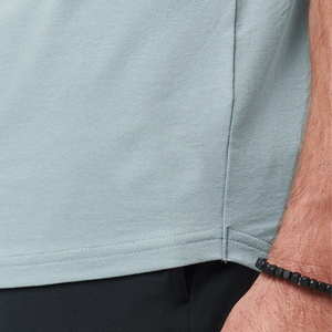 T-shirt pour homme de bonne qualité, coupe ajustée, manches courtes, col rond, couleur unie, tricoté, style décontracté, bleu clair, disponible à la vente - Product Image 5