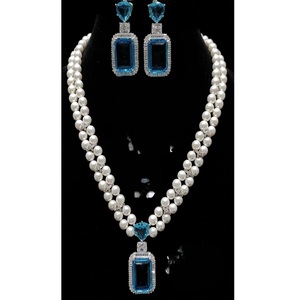 Collier pendentif Mala en laiton plaqué argent de qualité supérieure, perles de coquillage, tendance pour femmes, idéal pour les mariages - Product Image 1