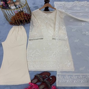 VASTRA COTTAGE Elegante Top Bordado de Faux Georgette con Plazzo y Dupatta a Juego, Completamente Cosido, Lujoso para Fiestas - Product Image 3