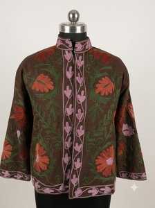 Veste en velours marron pour femme, broderie florale traditionnelle Suzani, bordure en vigne rose, art populaire, vêtement d'extérieur de créateur, vente en gros, style bohème - Product Image 3