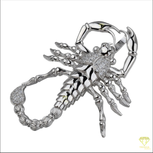 Pendentif Scorpion Hip Hop Exclusif avec Sertissage de Diamants de Laboratoire Entièrement Incrustés et Finition Argentée - Product Image 4
