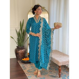 Ensemble de fête élégant pour femmes de taille XL-Beau haut bas et Dupatta pour les occasions spéciales - Product Image 5