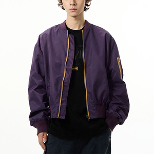Chaqueta Híbrida Tech-Varsity para Hombre – Tejido de Alto Rendimiento en Gris Carbón con Mangas Resistentes al Viento y Codos Articulados - Product Image 1