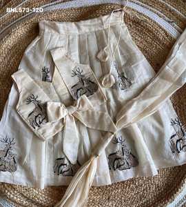 Proveedor de conjuntos de lehenga choli y dupatta para niños, de diseño moderno, a la moda, de última colección, en chanderi con bordados, de Surat. - Product Image 2