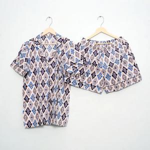 Conjunto de Pijama de Algodón 100% Puro, Elegante y Clásico para Primavera/Verano, con Estampado Digital, Logotipo Frontal, Bolsillos, Suave y Transpirable - Product Image 3