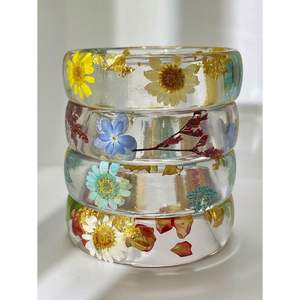 กำไลเรซิ่นที่สวมใส่สบายและมีสไตล์  คริสตัลแฟชั่นอุปกรณ์เสริมที่ออกแบบมาเพื่อความทนทาน - Product Image 2