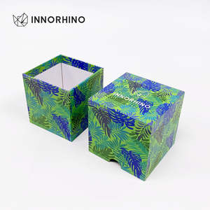 Caja de Regalo Rígida de Primera Calidad con Muesca para el Pulgar + Impresión de Diseño Personalizado, Laminación Mate, Relieve y Recubrimiento UV - Product Image 5