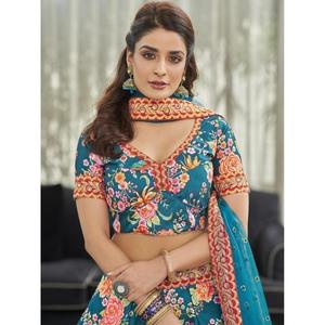 Lehenga choli ชุดแต่งงานทำจากผ้าไหมพิมพ์ลายดอกไม้สีน้ำเงินอมเขียว - Product Image 5