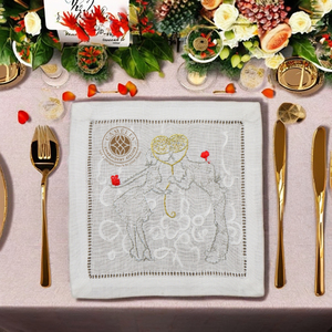 Servilleta de cóctel clásica bordada, resistente y reutilizable, realza la belleza de la mesa para bodas y ocasiones formales. - Product Image 4