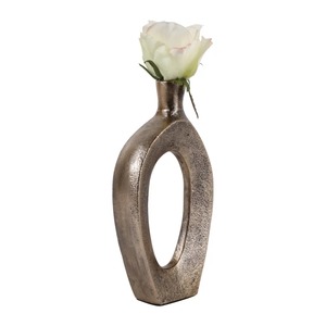Vase de table moderne en bronze avec design en forme d'anneau, pièce d'art décorative faite à la main, 8 pouces de hauteur, 4,5 pouces de largeur - Product Image 3