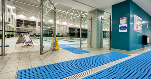 Tapis de sol en rouleau pour piscine, antidérapant, imperméable et durable, disponible pour piscines résidentielles et commerciales - Offre spéciale - Product Image 5
