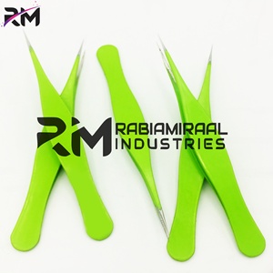 Pinzas para Cejas con Punta Inclinada de Diseño Personalizado, Producto en Tendencia RMI, Acero Inoxidable con Recubrimiento de Color Verde Polvo - Product Image 4
