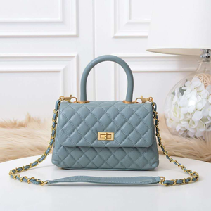 Sac fourre-tout en cuir véritable durable de forme carrée avec fermeture à rabat, sac à main de luxe pour femmes, sac à bandoulière de créateur, logo brodé personnalisé - Product Image 2