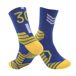 Chaussettes de sport rayées blanches et rouges, longueur mi-mollet, respirantes, tricotées, pour adultes, idéales pour le basketball et les activités sportives estivales - Product Image 5