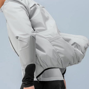 Veste de pluie en toile pour homme sur mesure - Veste d'hiver imperméable et respirante de style streetwear à capuche de haute qualité fabriquée sur mesure - Product Image 2