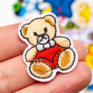 Patch brodé personnalisé en gros avec logo, badge auto-agrippant Velcro, patch 3D gonflé thermocollant pour vêtements - Product Image 3