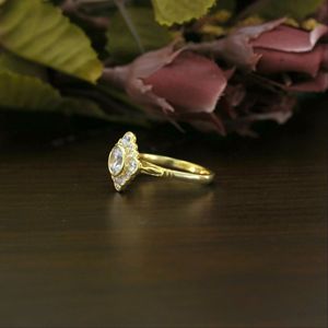 Anillo de Compromiso con Diamante Cultivado en Laboratorio, Corte Brillante Redondo, RITZIN |   Anillo de boda con halo y engaste de circonitas |   Estilo Adorable para Mujer - Product Image 2