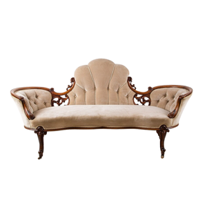 Chaise longue de luxe en velours capitonné avec des motifs rococo classiques et des roulettes en laiton - Product Image 1