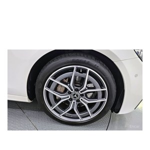 Mercedes-Benz <span class=keywords><strong>Classe</strong></span> E <span class=keywords><strong>E220d</strong></span> 4MATIC AMG Line 2023, 24 413 km, Diesel, Automatique, Sièges en Cuir, Caméra Arrière, Volant à Gauche - Product Image 5