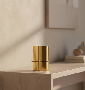 Jarrón cilíndrico de acero inoxidable dorado de lujo |   Florero Hecho a Mano con Acabado Pulido |   Lobby Moderno y Ecológico para Bodas, Hogares y Hoteles - Product Image 2