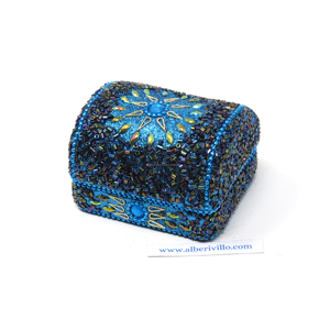 Caja Portátil para Píldoras con Cuentas Brillantes y Laca, Hermoso Organizador Hecho a Mano para Recuerdos, Regalo de Mehendi o Diwali de la India - Product Image 6