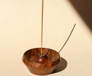 Porta Incienso de Madera Natural, Recipiente para Varillas de Incienso, para Hogares, Oficinas, Meditación, Elegante Quemador de Incienso con Bandeja Recolectora de Cenizas, para Decoración del Hogar - Product Image 1