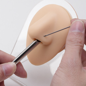 Kit professionnel d'instruments de perçage manuel en acier inoxydable stérilisé certifié CE pour oreille, nez, lèvre, nombril et peau - Product Image 5