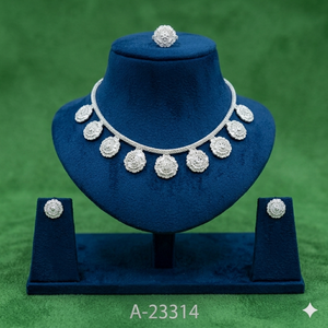 ชุดเครื่องประดับอินเดียสุดฮิตจาก MOLL JEWELLERS ชุบทอง 24K แท้ รับรองโดยผู้เชี่ยวชาญ  ประกอบด้วยสร้อยคอและต่างหูรูปดอกไม้ สำหรับผู้หญิง เหมาะสำหรับงานหมั้น - Product Image 2