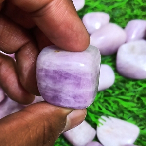 หินคุนไซต์สีชมพูธรรมชาติ ชักราลูเม่ ขัดเงาอย่างดี หินกลมสำหรับตกแต่งหรูหรา ฟงชุ่ย หินบำบัด คริสตัลเรกิ สำหรับการทำสมาธิ เครื่องประดับ - Product Image 6