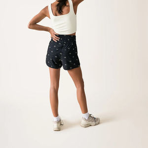 Shorts de Muay Thai en maille grande taille pour femmes, 100 % polyester, écologiques et respirants, pour la gym, la course et le basketball – Vente en gros OEM - Product Image 5
