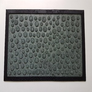 Tapis de porte en polypropylène à boucles avec envers en caoutchouc durable, antidérapant, résistant aux taches, facile à nettoyer, pour intérieur/extérieur - Product Image 1