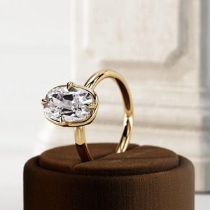 Bague de fiançailles solitaire en or 14K jaune, blanc ou rose, sertie de diamants de laboratoire taille coussin allongée, certifiée IGI - Product Image 5