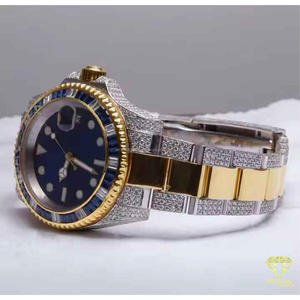 Reloj de Hombre Moderno Estilo Hip Hop con Incrustaciones de Diamantes Moissanite VVS, Bisel Baguette de Dos Tonos, Chapado en Oro y Plata, Esfera Azul - Product Image 5