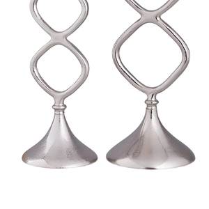 Nuevo candelabro decorativo para decoración del hogar, acabado plateado mate, portavelas de aluminio fundido, hecho a mano y personalizado. - Product Image 5