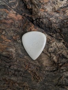 Púas de Guitarra de Hueso Natural Premium, Hechas a Mano, Duraderas, Acabado Liso, Impermeables, Estilo Náutico - Product Image 4
