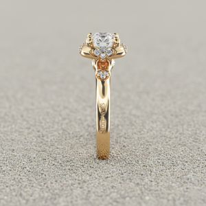 แหวนหมั้นสไตล์วินเทจชุบทองคำสีกุหลาบแบบ Pav Halo ที่จัดวางอย่างลงตัว ได้รับการรับรอง - Product Image 4