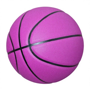 Ballon de basket en caoutchouc imprimé avec logo personnalisé promotionnel pour les événements publicitaires, l'entraînement, la pratique et les jeux en extérieur et en intérieur - Product Image 3