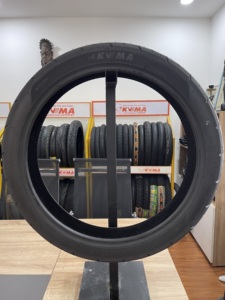 ยางรถจักรยานยนต์คุณภาพสูงสีดำรุ่นใหม่ KUMA K306 ปี 2026 ขายดี ขนาด 80/80-17 90/80-17 70/90-17 ผลิตจากยางธรรมชาติและไนลอน - Product Image 3