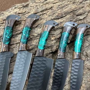 Ensemble de 10 couteaux de chef professionnels à manche en bois de rose, lames en acier Damas, écologiques et très demandés - Product Image 1